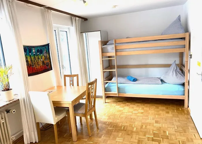 Gemuetliche Mit Geteiltem Bad, Kueche Und Garten Séjour chez l'habitant Munich