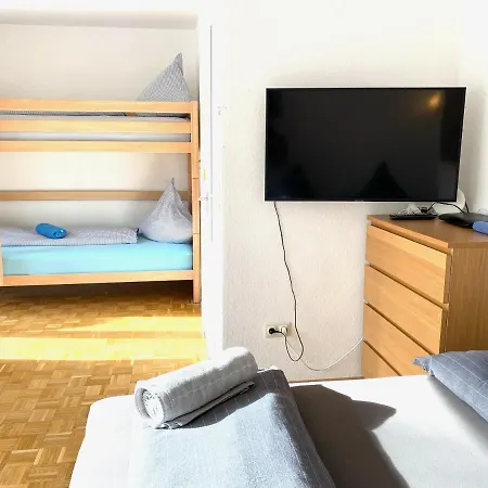 Gemuetliche Mit Geteiltem Bad, Kueche Und Garten *